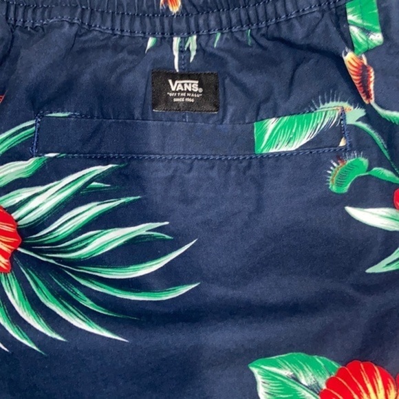 2/49$ Men’s VANS Navy Blue & Tropical 100% cotton elastic waist shorts size XL - Picture 7 of 12